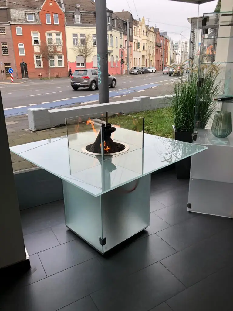 Kunst aus Glas in einer Ausstellung